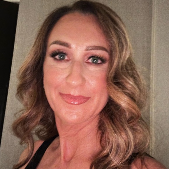 Meet your Posher, Diana - Picture 1 of 1